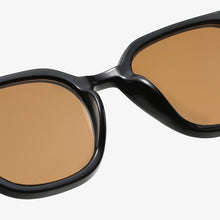 Load image into Gallery viewer, JERTHIS Classic Round Sunglasses for Women Men Retro Vintage Shades Large Plastic Frame Sunnies
